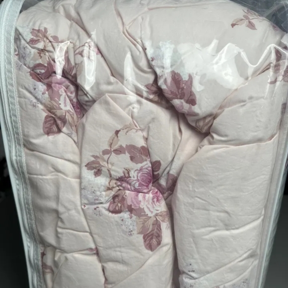 New Simply Shabby Chic Rachel Ashwell King Comforter Set - Picture 8 of 12